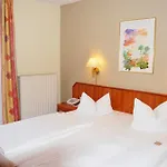 Hotel H+