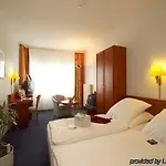H+ Hotel 4*