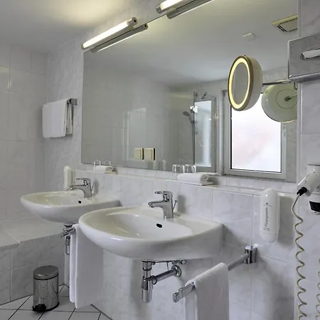 إتش+ دارمستات فندق دارمشتاد