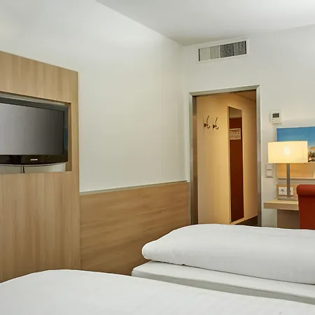 فندق إتش+ دارمستات 4*