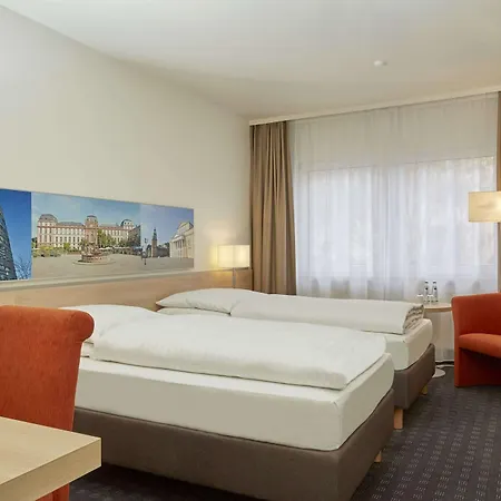 إتش+ دارمستات فندق 4*