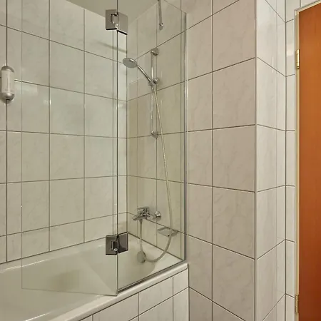 فندق إتش+ دارمستات دارمشتاد