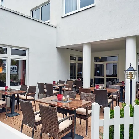 إتش+ دارمستات فندق