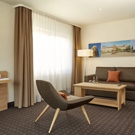 إتش+ دارمستات فندق