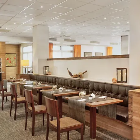 إتش+ دارمستات فندق