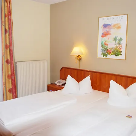 فندق إتش+ دارمستات