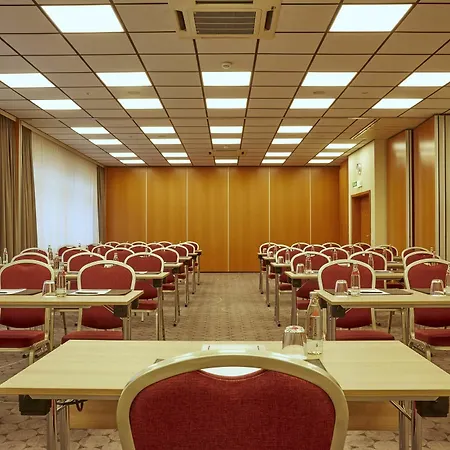 فندق إتش+ دارمستات