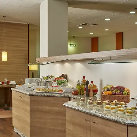 فندق إتش+ دارمستات