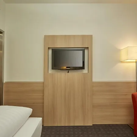 فندق إتش+ دارمستات دارمشتاد